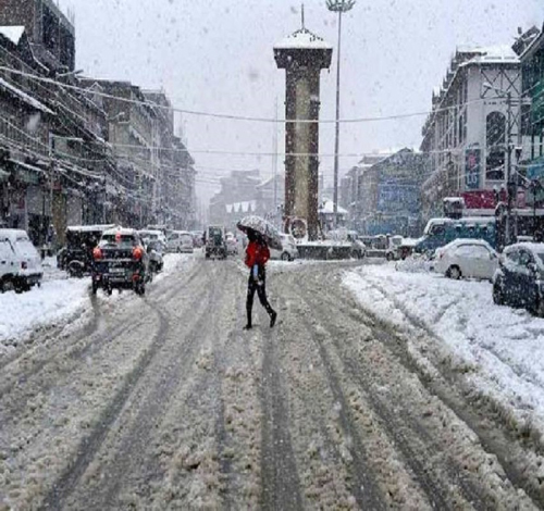 Jammu-and-Kashmir-Travel-Alert:-Embrace-the-Magical-Snowfall-Amidst-Nature-s-Lap