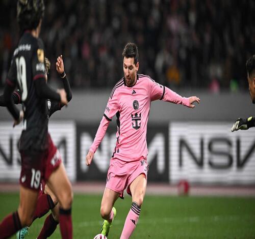 Lionel-Messi-steps-onto-the-pitch--but-Inter-Miami-suffers-a-penalty-shootout-loss-to-Vissel-Kobe